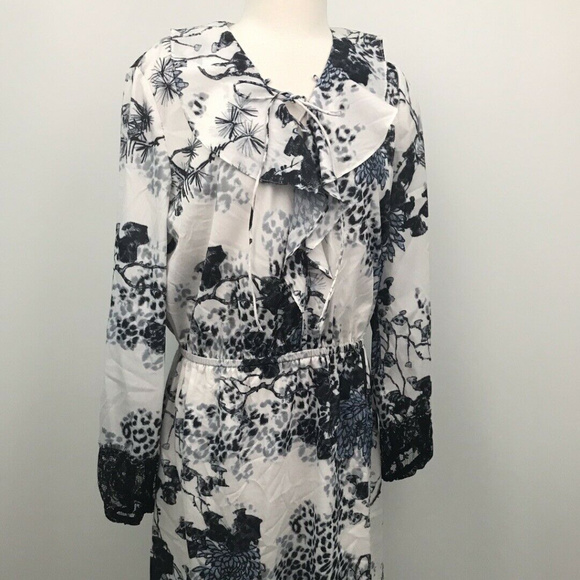 kobi Dresses & Skirts - NWT Kobi Black/ White Long Sleeve Dress